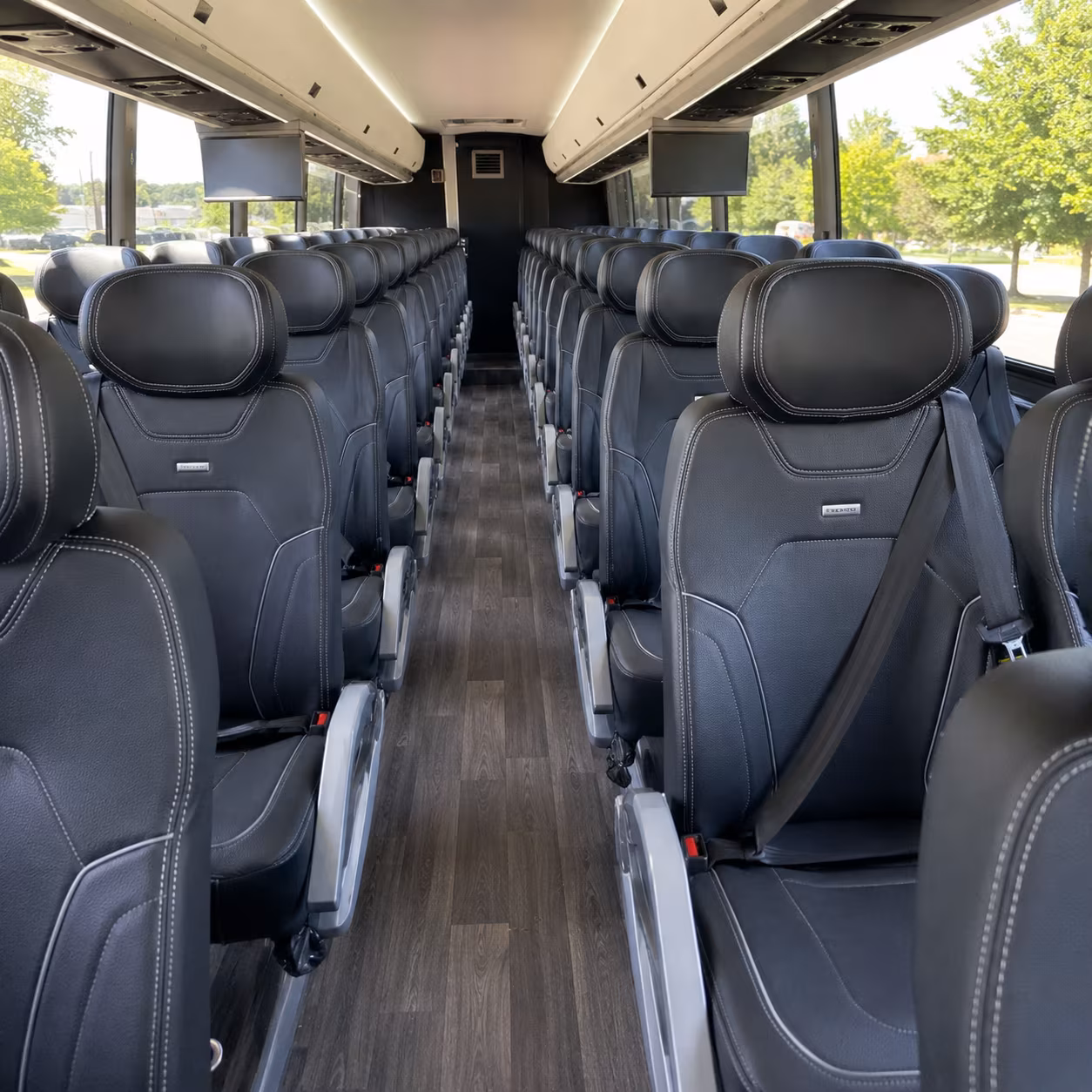 Memphis Airport Shuttle & Transportation party bus exterior