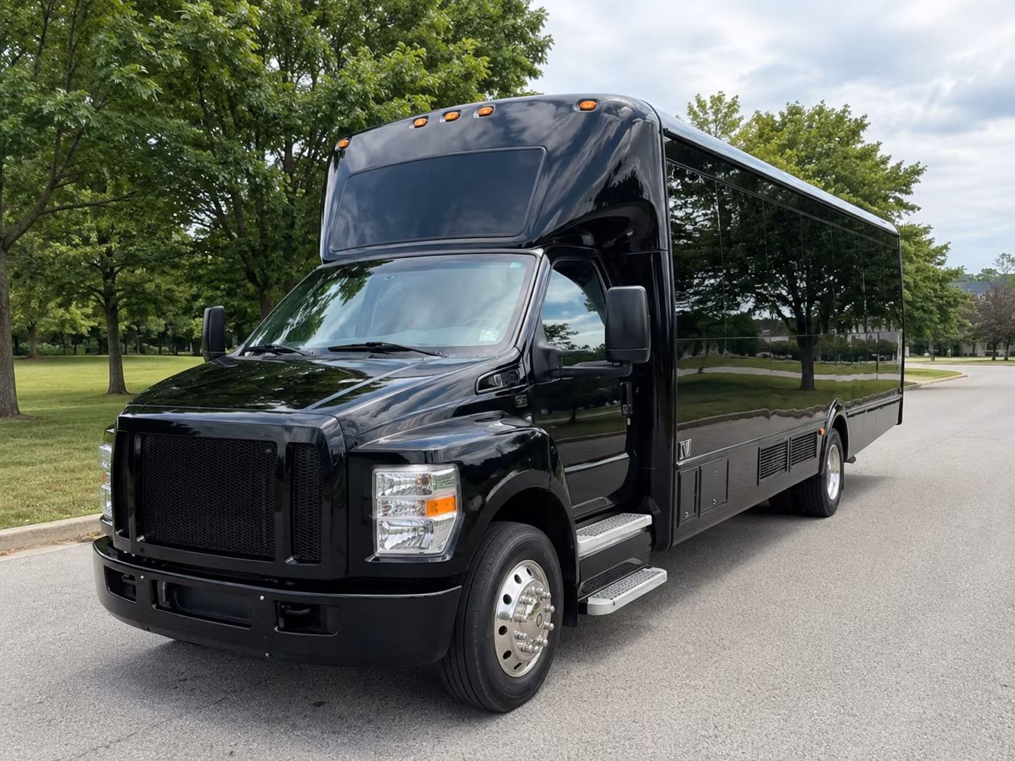 Memphis Prom & Homecoming Transportation party bus exterior