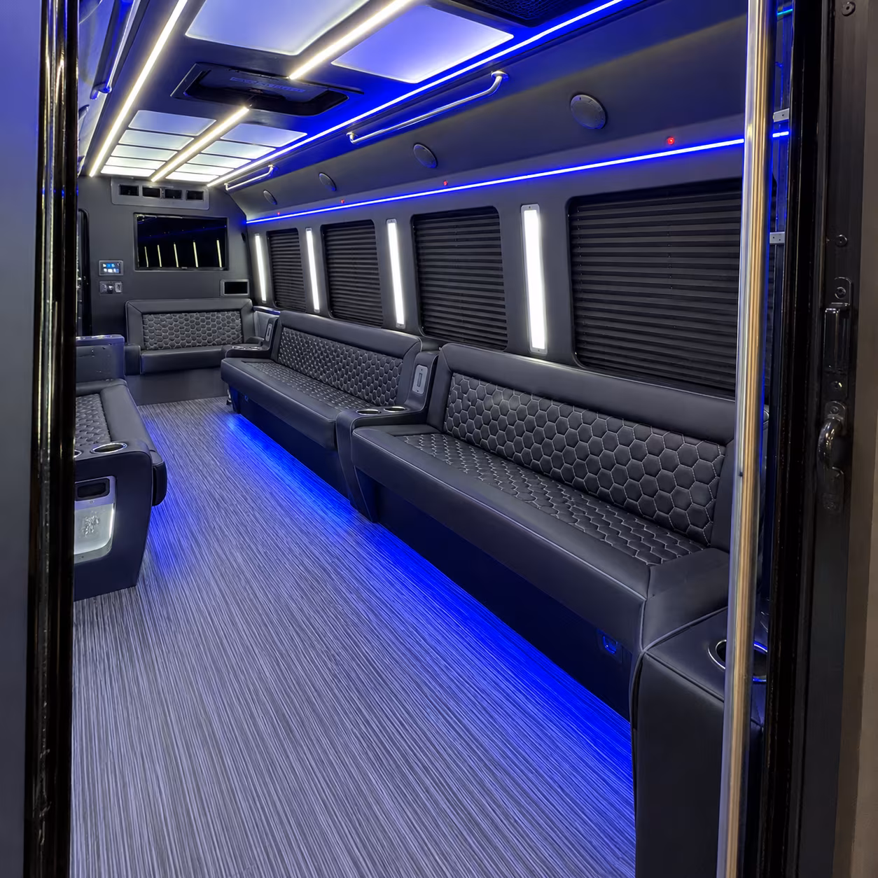 Memphis Winery Tour & Pub Crawl Transportation party bus exterior